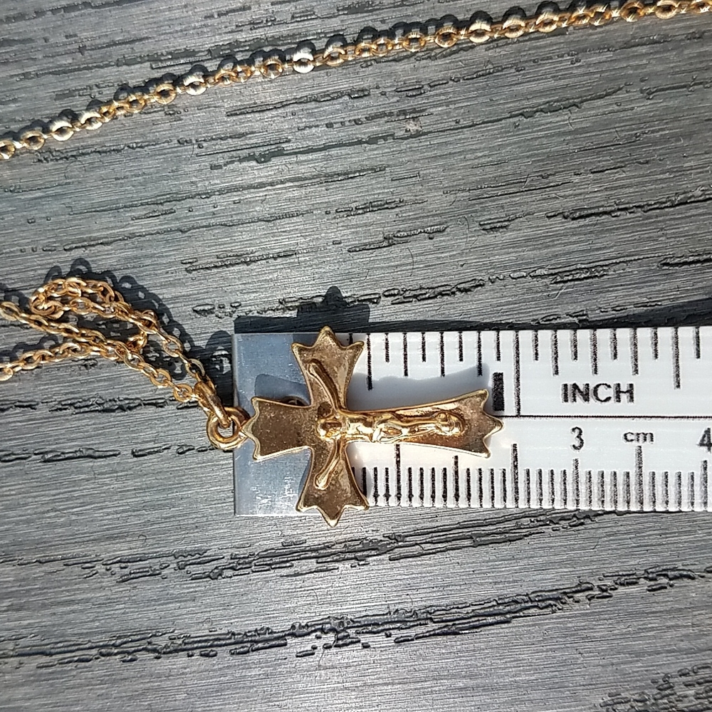 Gold tone  cross necklace 18" chain